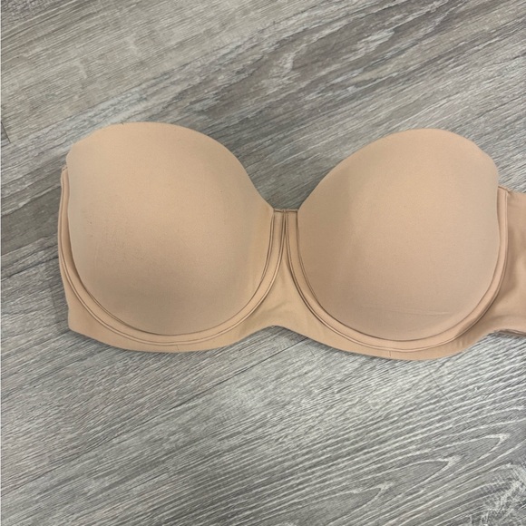 SKIMS ultimate fits everybody Strapless Bra - Clay 36C - Picture 2 of 5